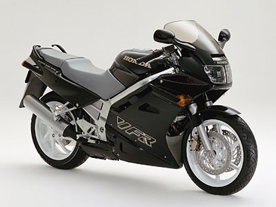 ☆旧車！ VFR750F インターセプター 白 RC24 V4 アップハンドル