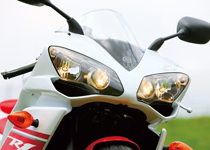 }n YZF-R1