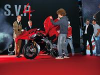 aprilia RSV4