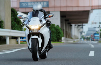 z_ VFR1200F