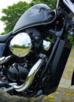 z_ VT750S