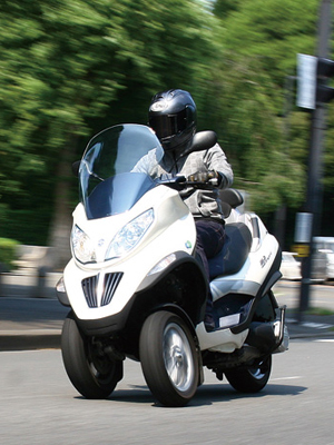 PIAGGIO MP3 HYBRID 300