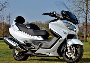 SUZUKI SKYWAVE 650LXi2013j