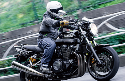YAMAHA XJR1300