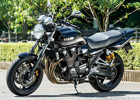 YAMAHA XJR1300