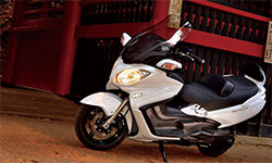 SUZUKI SKYWAVE650LX