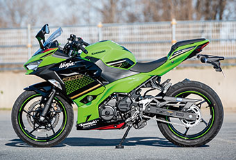 KAWASAKI Ninja 250