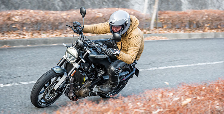 ハスクバーナ スヴァルトピレン250