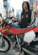 HONDA XR250と斉藤ユウジさん