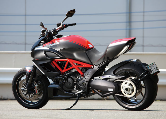 ドゥカティ ディアベル 試乗レポート | 新車・中古バイク検索サイト GooBike.com