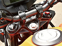KTM 390 Ahx`[ R^NƃtgTX