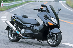 YAMAHA TMAX-R